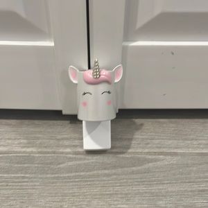 Unicorn wallflower plug-in